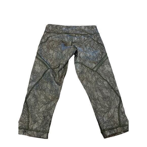 Lululemon Cool To Street Crop Jazzy White Gator Green Sage Green Legging‎ Size 4 - Picture 11 of 15